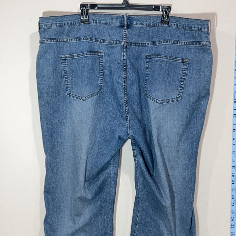Avenue Blues Plus Size Stretchy Jeans. Size 26. - Picture 5 of 7
